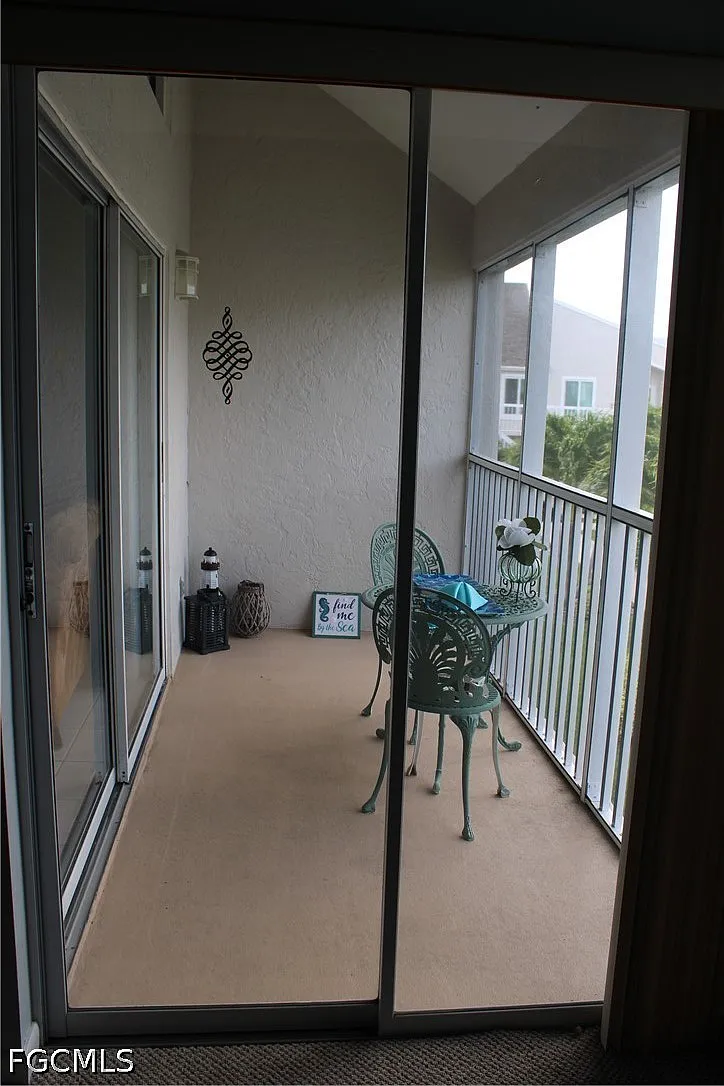 2 bed, 2.5 bath, 1289 sqft, $5,000 — Photo 2