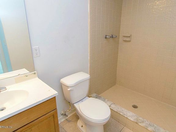 5138_Ricker_Bathroom_02