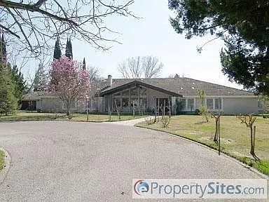 424 Shire Way photo 1