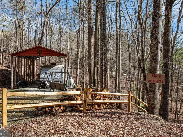 304 9th St, Ellijay, GA 30540