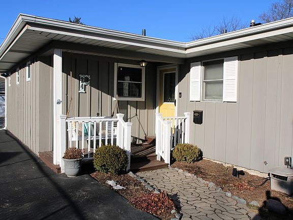 2nd image of 24 E Woodworth Pl