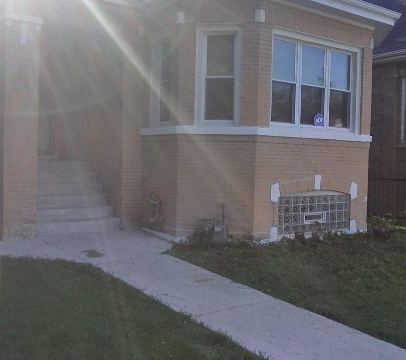 2nd image of 7722 S Wood St
