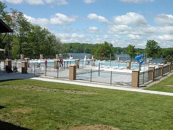 3rd image of 379 Galliot Ct