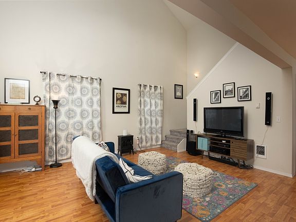4th image of 304 W G St