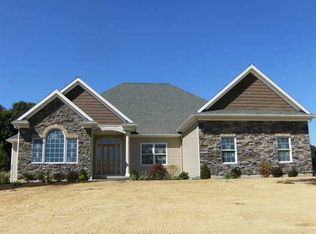 21 Estate Dr, East Greenbush, NY 12061