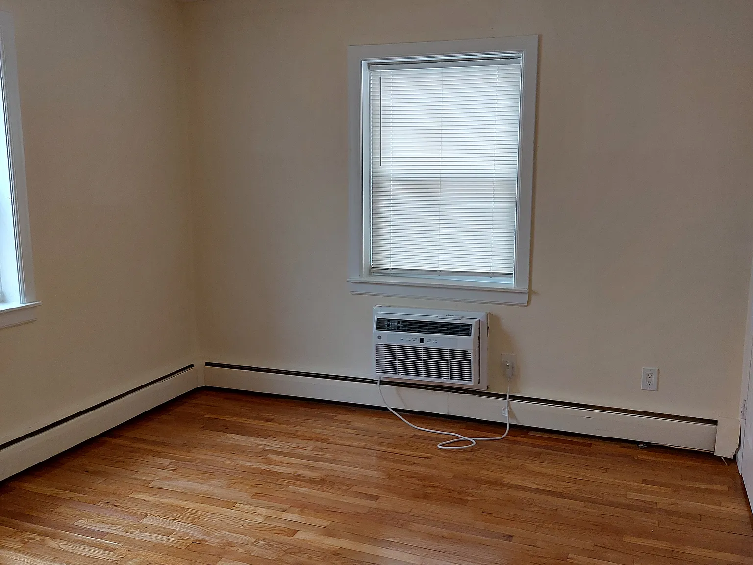 1 bed, 875 sqft, $1,850 — Photo 3
