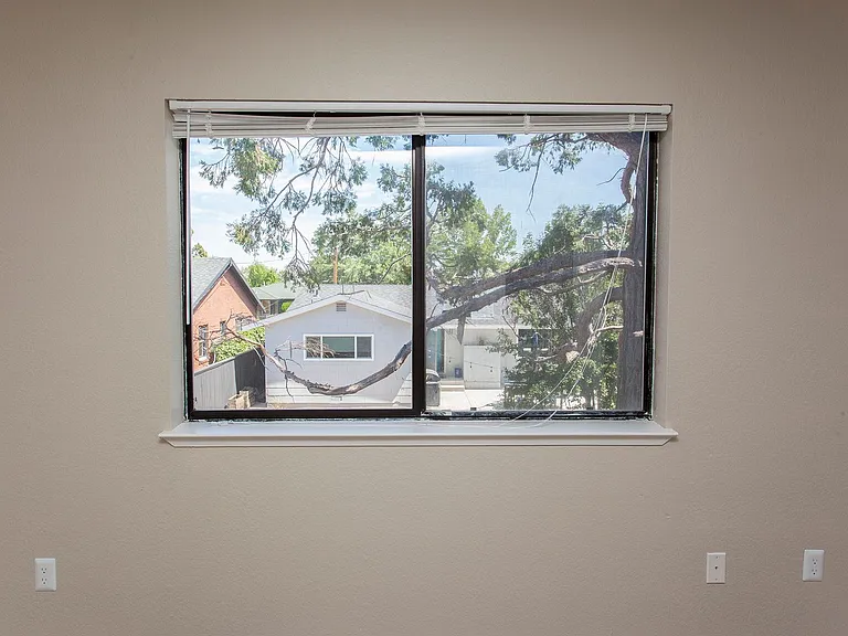 530 Moran St — Photo 15