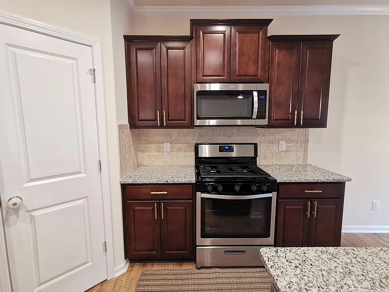 7107 Thornrose Dr — Photo 5