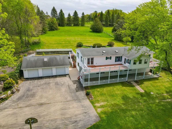 W8919 Ripley ROAD, Cambridge, WI 53523