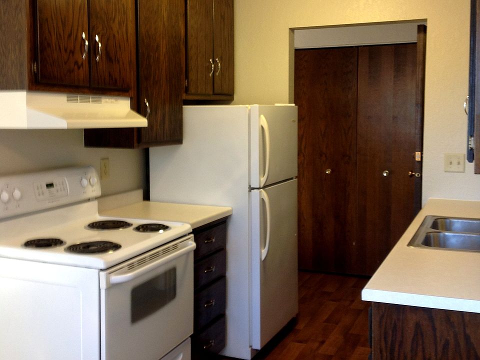 1st image of 825 Driftwood Dr APT 2