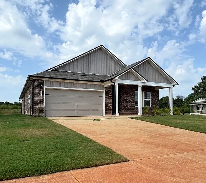 4 bed, 3.0 bath, 2001 sqft, $2,000 — Photo 1