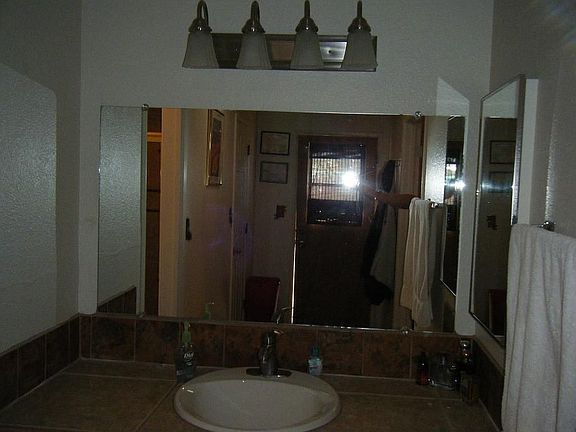 Master Executive Sink