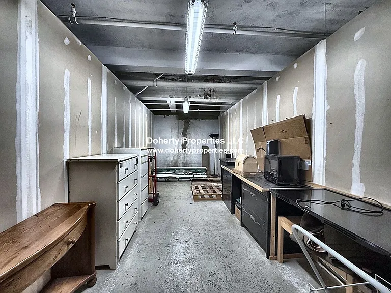 23-33 Middle St #4 — Photo 6