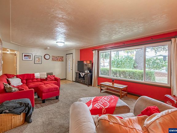 5th image of 765 Clarmount St NW
