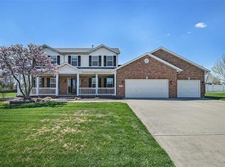 2004 Kensington Pl, Saint Jacob, IL 62281