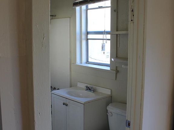 4th image of 1712 E Glenoaks Blvd APT 5
