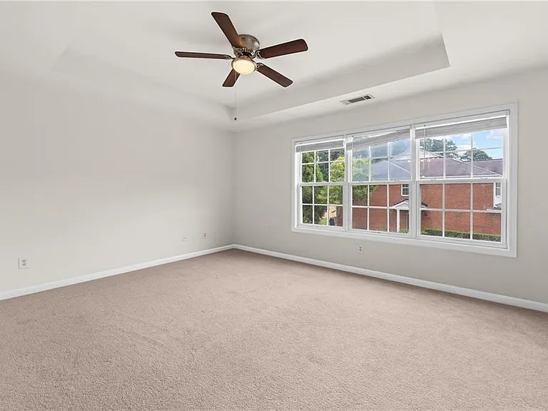 1058 Treymont Ln — Photo 23