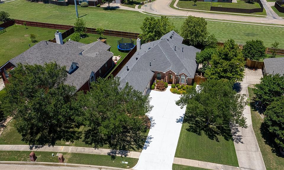1st image of 4301 Lauren Ln