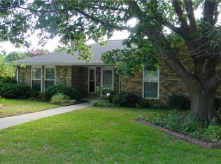 1014 Meadows Dr, Corinth, TX 76208