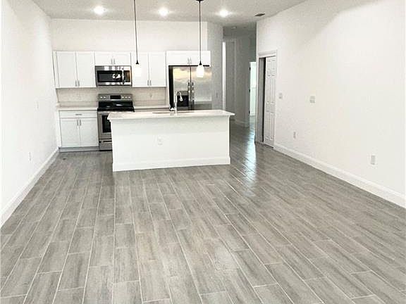 3rd image of 4660/4662 26th st sw