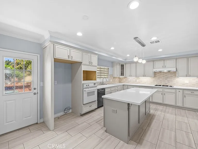 2465 Sherwood Rd — Photo 8