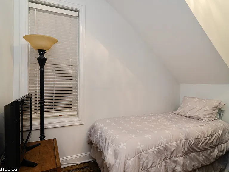 2232 N Seminary Ave #1 — Photo 10