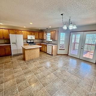 3rd image of 139 Sawmill Ln