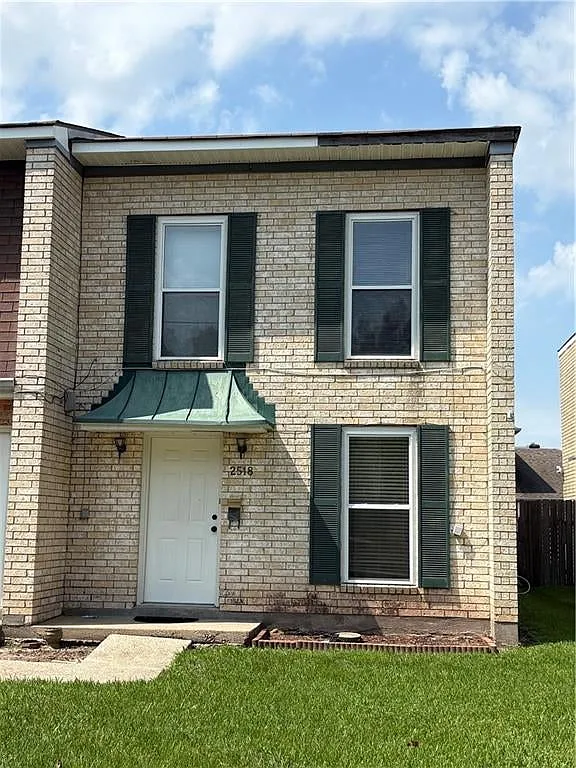 2 bed, 1.5 bath, 1400 sqft, $1,500 — Photo 1