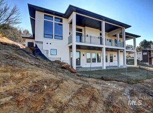 2943 Selkirk, Boise, ID 83702