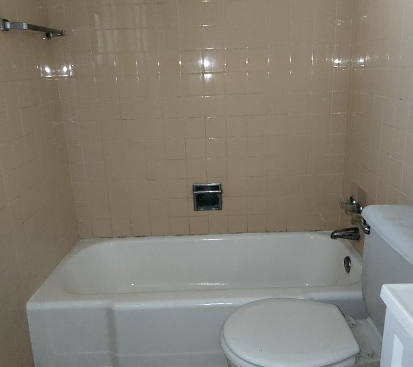 2nd image of 1921 W Hickory St APT 4