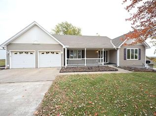 22745 King Rd, Weston, MO 64098