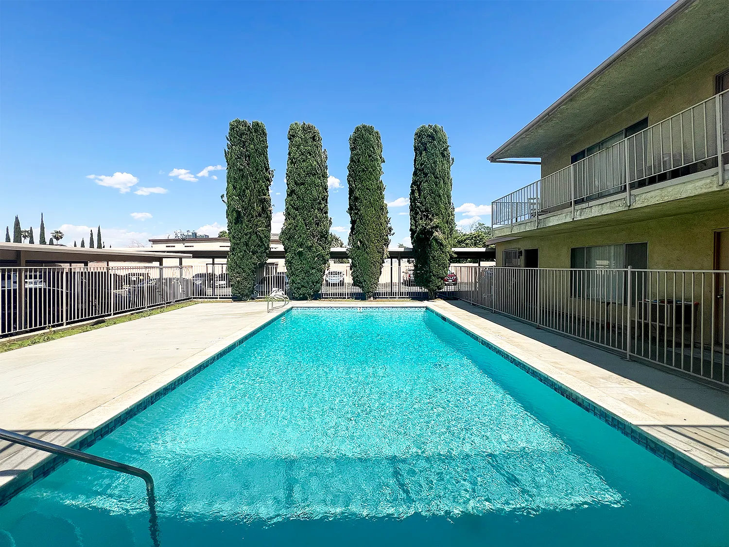 Shadow Park Apartments — Photo 1