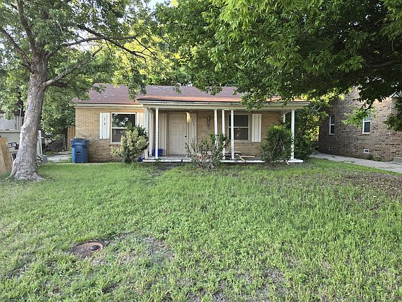 5th image of 309 E Douglas Dr