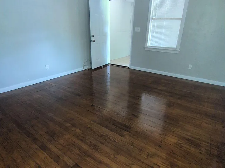 5217 Mays Dr — Photo 3