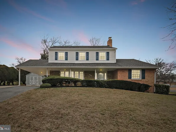 12624 Summerwood Dr, Silver Spring, MD 20904