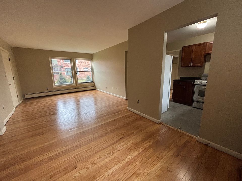 1st image of 727 N Stephenson Hwy APT 107