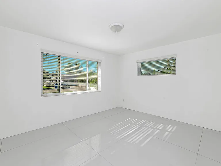 4222 E Indianola Ave — Photo 20