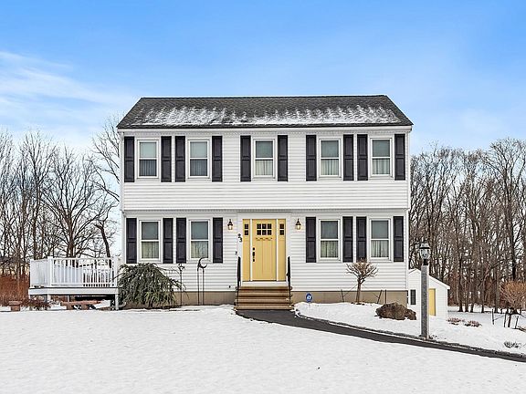 2nd image of 23 Blackberry Fields Road