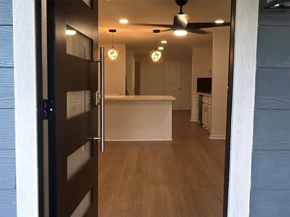 7909 Hoffman St, Houston, TX 77016