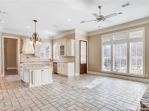 5th image of 110 Chesterton Ct