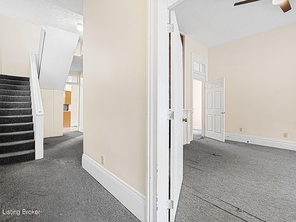 3rd image of 1231 S Floyd St