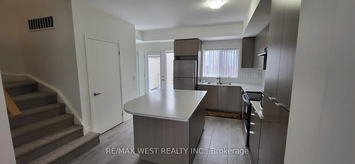 Building Photo - 1525 Kingston Rd #606