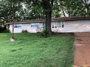 4539 Green Park Rd, Saint Louis, MO 63123