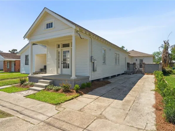 517 10th St, Gretna, LA 70053