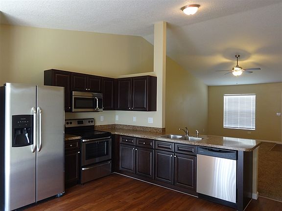4th image of 2086 SW Capeador St