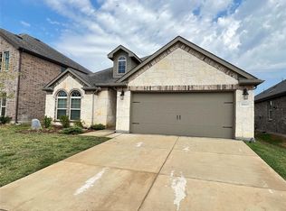 10809 Table Bluff St, Aubrey, TX 76227