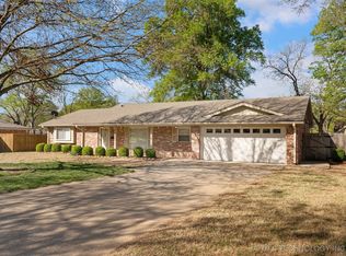 1413 Cedar St, Bartlesville, OK 74006