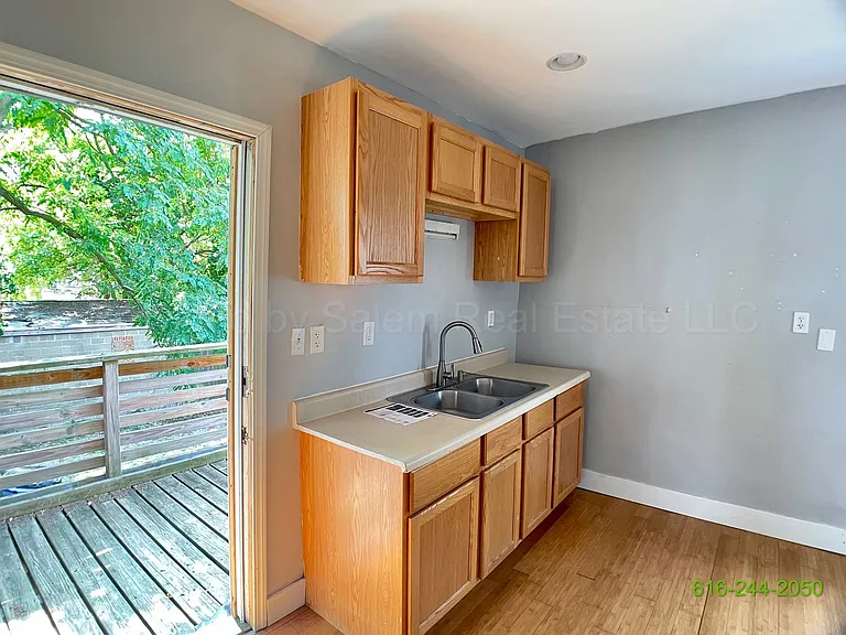 344 - 346 Diamond Ave SE — Photo 14
