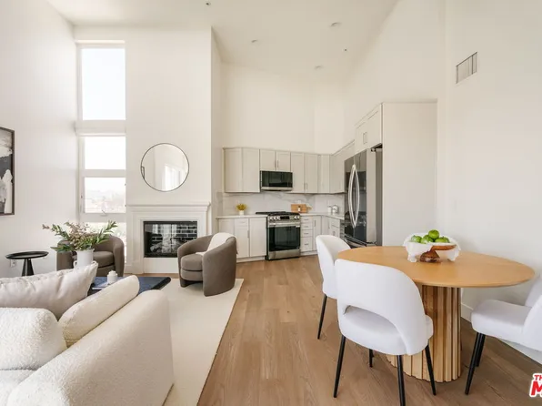 11011 Huston St #410, North Hollywood, CA 91601