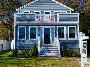 51 Elm St, Plymouth, MA 02360